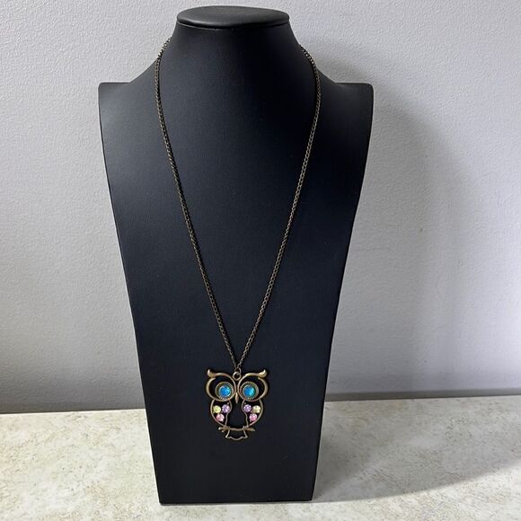 Cute, Quirky Owl Necklace - Picture 2 of 5
